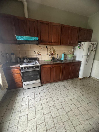 Hermoso Chalet En 2 Plantas En Banfield Oeste