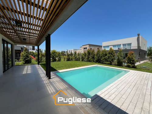 Casa De Diseño En Venta En Ceibos Puertos Con Galeria Y Pileta