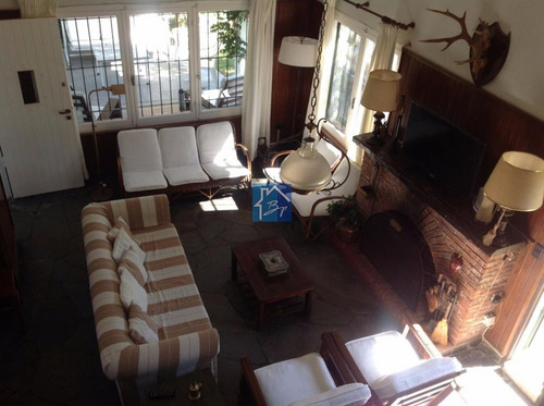 Casa En Venta , Cantegril , Punta Del Este - Ref: 1525