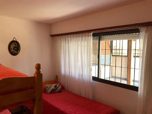 Imagen 5 de 11 de Casa - La Lucila Del Mar - Con Jardin