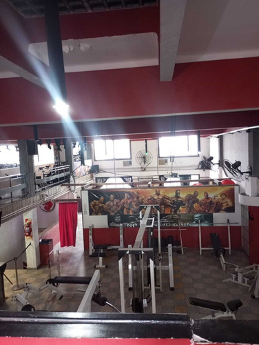 Salon En Primer Piso Unico Muy Amplio - Lanús Oeste
