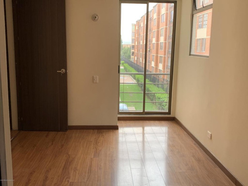 Apartamento En Centro Funza(funza) Rah Co: 21-224