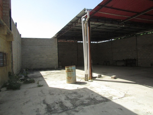 Imagen 9 de 10 de Galpon Av Michelena Zona De Repuestos 0424.496.01.02