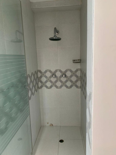 Imagen 5 de 14 de En Alquiler Apartamento En Valencia El Parral De 330m2