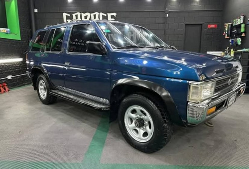 Nissan Pathfinder 2.4 4x4