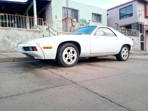 Porsche 928