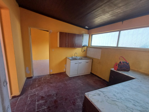 Casa A La Venta 4 Dormitorios Y 2 Baños De Gran Patio