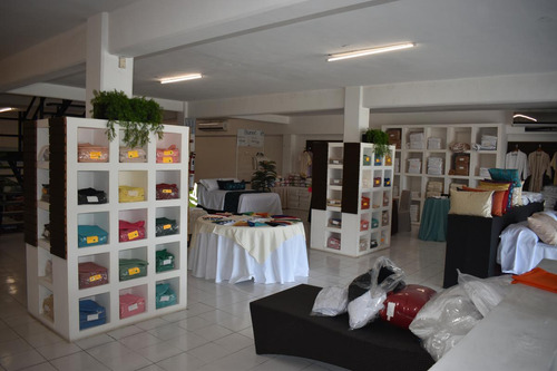 Se Vende Local En Cancún Tipo Showroom Con Bodega A Pie De Carretera C2703