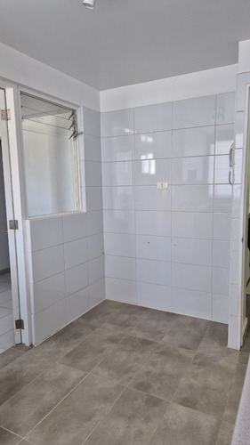 Arriendo Hermosa Casa En Condomino Buin