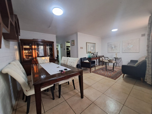 Venta Amplia Casa Villa Santa Maria, Valle Grande