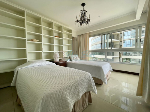 Imagen 8 de 13 de Apartamento En Torre Lobos Punta Del Este Tres Dormitorios En Suite