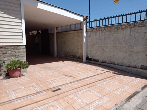 Casa Aislada 222 Mts Construidos Patio