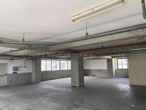 Edificio Industrial En Venta En Los Dos Caminos 24-6109