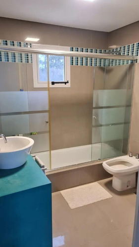 Casa En Venta - 4 Dormitorios 4 Baños - Coronel Brandsen