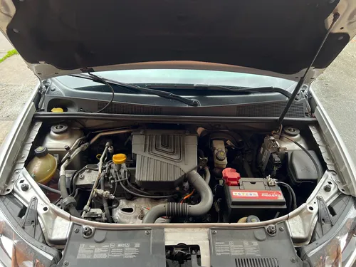 Motor 1.6, Versión Tope De Gama, Vidrios Eléctricos, Rines