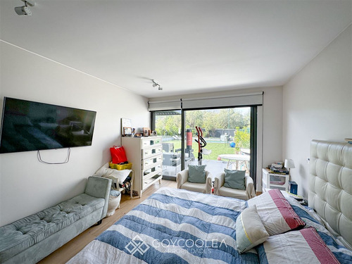 Casa En Venta De 4 Dorm. En Lo Barnechea