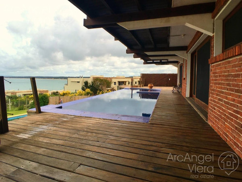 Casa Con Piscina Vista Al Mar En Punta Ballena En Alquiler Venta