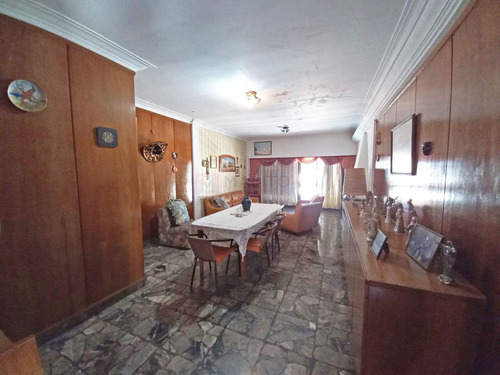 Venta Casa 5 Ambientes Con Galpón / Terraza / Balcón / Patio En Lote Propio En Mataderos