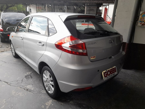 Imagem 4 de 12 de Chery / Celer Hatch Act 1.5 16v 2018 Prata