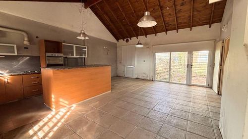 Casa En Villa Elisa De 3 Dormitorios Con Parque