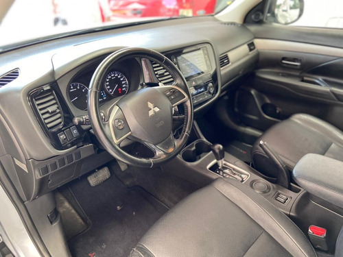 Imagem 4 de 11 de Mitsubishi Outlander
