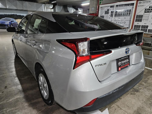 Toyota Prius 1.8 Base Cvt