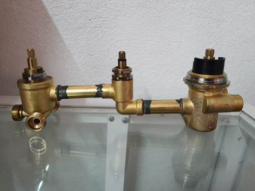 Imagen 3 de 6 de Válvula Control Para Duchas Con Acabado Termostático