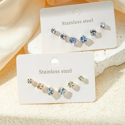 Pendientes De Diamantes Con Un Elegante Adorno De Strass Úni