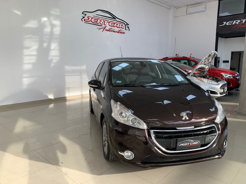 Imagen 2 de 17 de Peugeot 208 1.6 Feline 2013