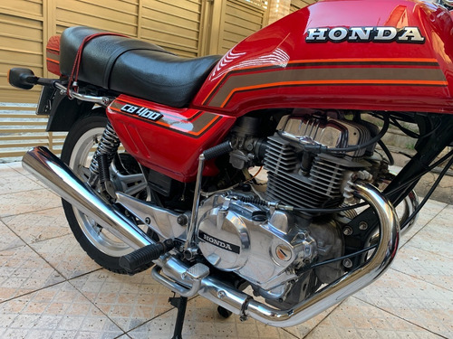 Imagem 2 de 13 de Moto Cb 400 - Ano 1982