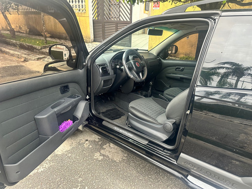 Fiat Strada 1.8 16v Adventure Cab. Dupla Flex 3p
