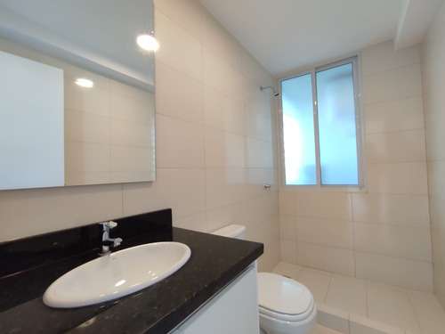 Imagen 7 de 9 de Vendo Departamento De 1 Dormitorio Con Balcón +2 Baños +cochera +horno , Anafe,extractor ,aires Acond,placares