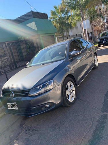 Imagen 2 de 7 de Volkswagen Vento 2.5 Luxury 170cv 2014