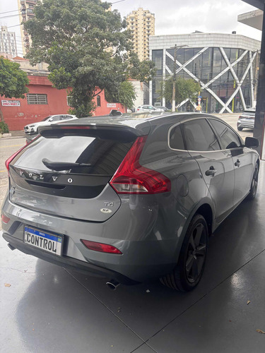 Volvo V40 2.0 T4 Momentum Drive-e 5p