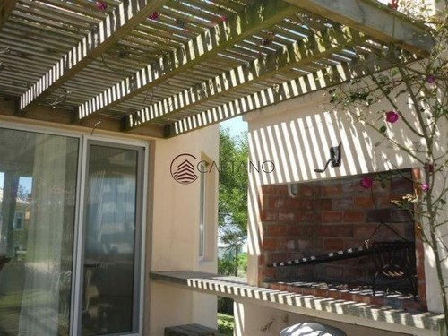 Excelente Propiedad En Barrio Privado De Gran Categoría -ref:211