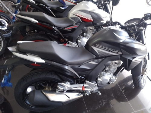 Imagen 2 de 17 de Honda Cb 250 Modelo 2023 ! El Mejor Precio!