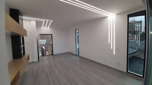 Colinas De Bello Monte Cerca De Valle Arriba Casa En Venta De 450m2