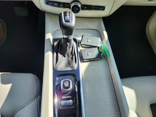 Volvo Xc60 2.4 T5 Momentum At 4x4 2020