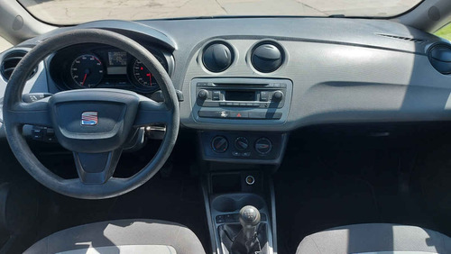 Imagen 9 de 15 de Seat Ibiza 2013 5p Blitz 5vel 2.0l