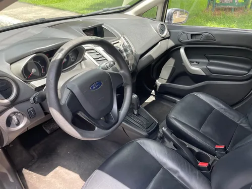 Ford Fiesta 1.6 Sportback Automática