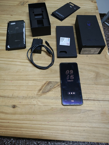 Vendo Celular Motorola Raz 40 Ultra Andando Muy Bien
