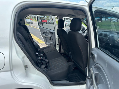 Fiat Uno 1.0 Vivace Celeb. Flex 5P