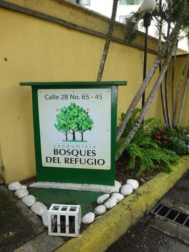 Apartamento En Arriendo En El Refugio. Cod A8105