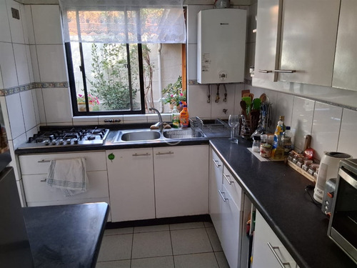 Casa En Venta De 3 Dorm. En Maipú