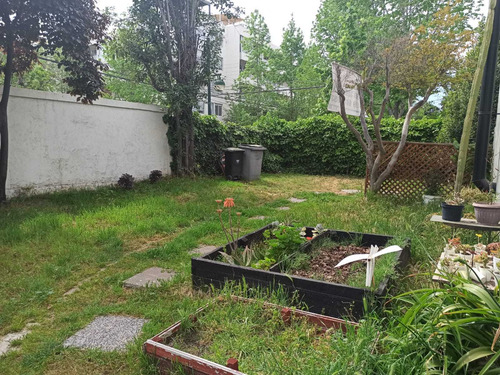 Casa Familiar/ Barrio Los Adoquines, Ñuñoa (105514)