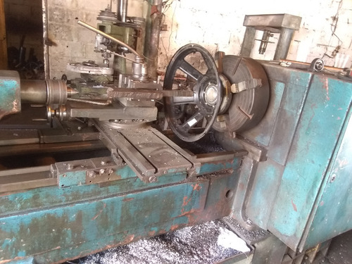 Imagen 4 de 6 de Se Vende Torno Industrial Masrca Tarnow De 2mts Entre Punto