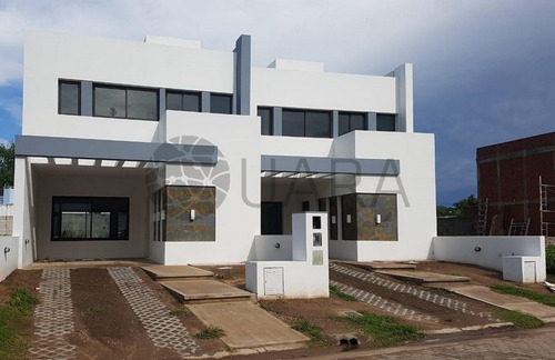 Imagen 5 de 29 de Duplex De Categoria En Venta La Calandria