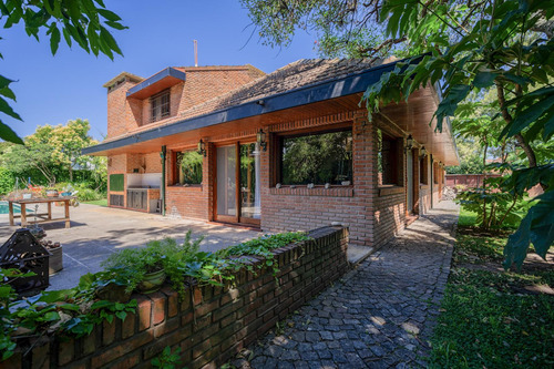 Espectacular Casa En Martinez , 4 Dorm, , Playroom , Jardin, Pileta ,sauna