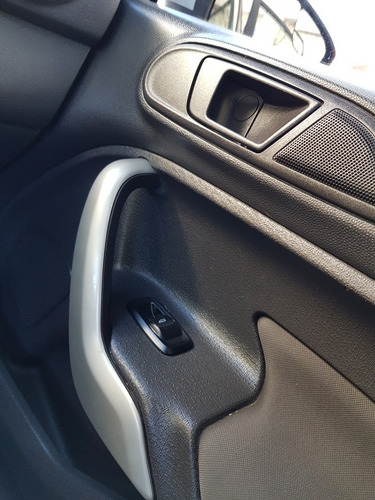 Ford Fiesta Kinetic Design 1.6 Design 120cv Titanium 2013