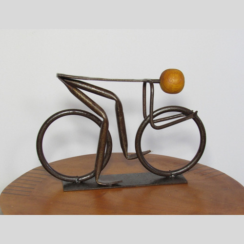 Estatueta Artesanal Ciclista Rústico Em Ferro